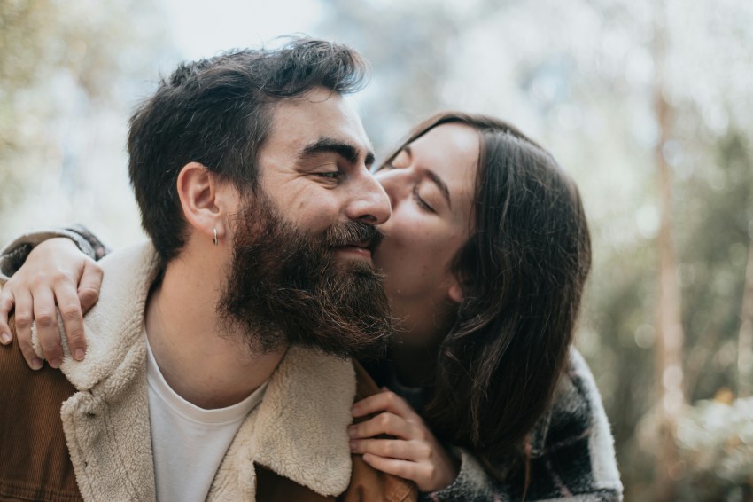 10 Ways To Tell Whether He Really Loves You (Or Is Only Stringing You Along)