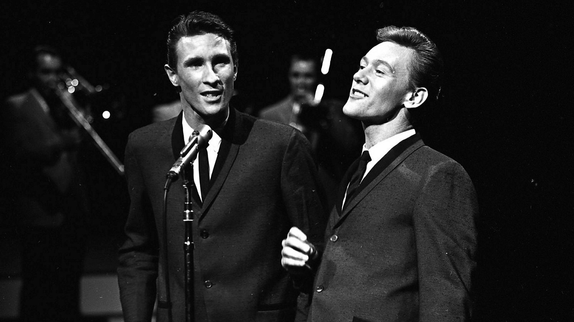 Unchained Melody The Righteous Brothers Amazing and Timeless Serenade – 1955