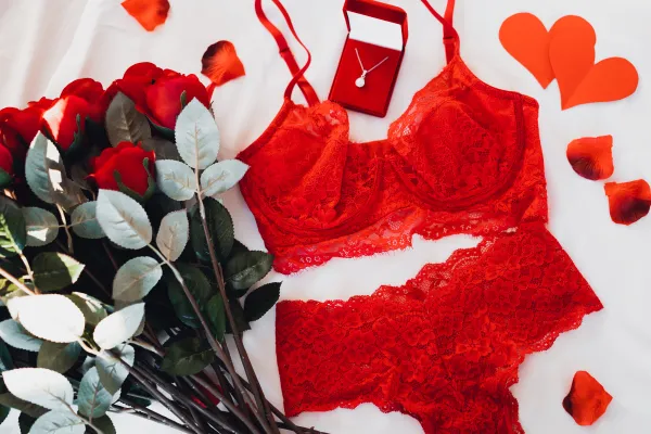 Sexy Lingerie Gifts: Choosing the Perfect Valentine’s Gift – 5 Suggestions