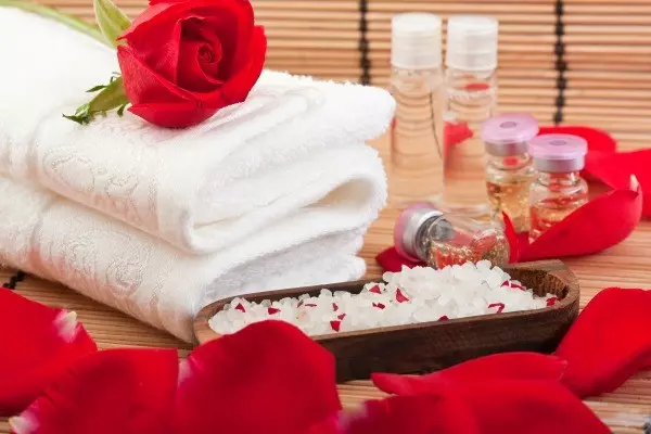 Last Minute Valentine Gifts - spa day